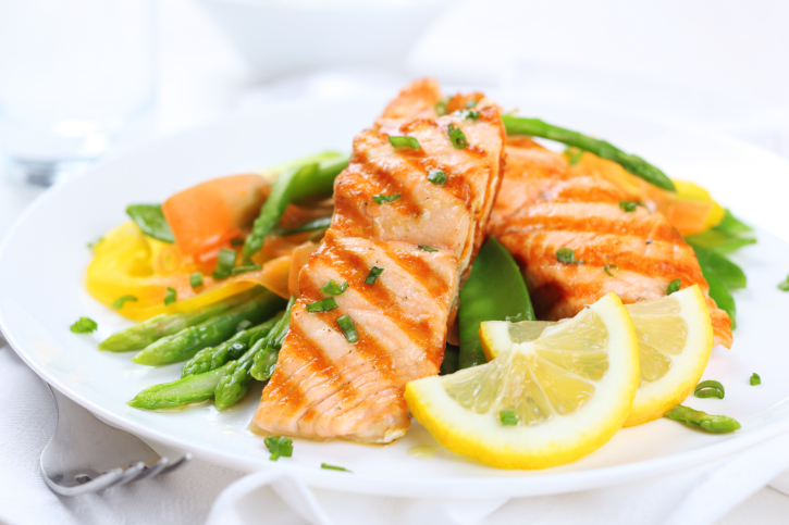 grilled salmon with asparagus