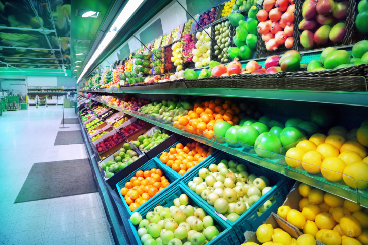 fruit displayed on a grocery store shelf