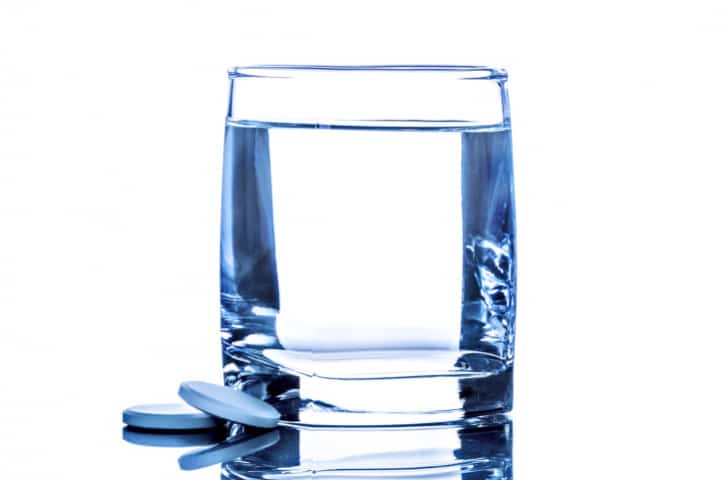 alka seltzer with water