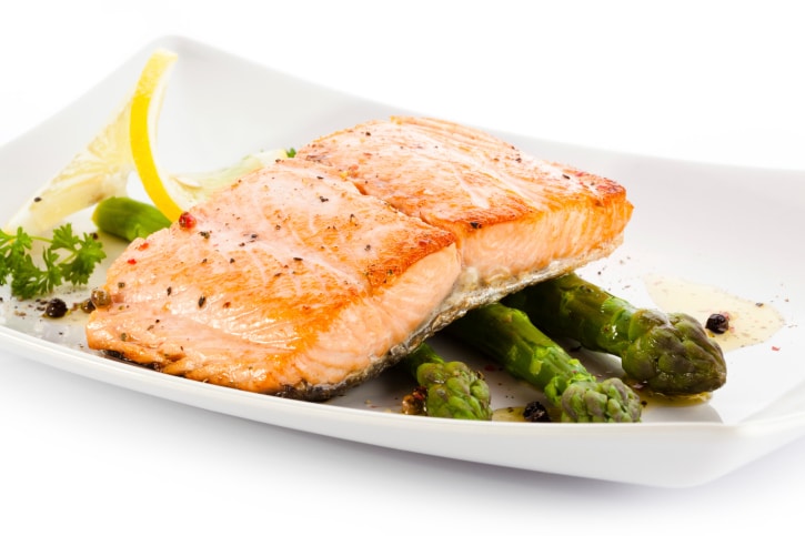 Grilled salmon and asparagus