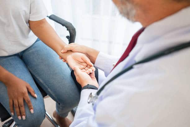 signs of ATTR-CM