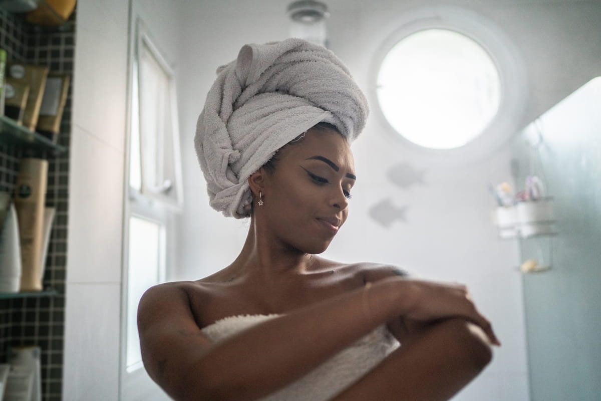 10 Things You Do Every Day That’s Causing Your Dry Skin